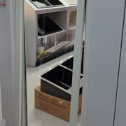 jendela swing putih max power